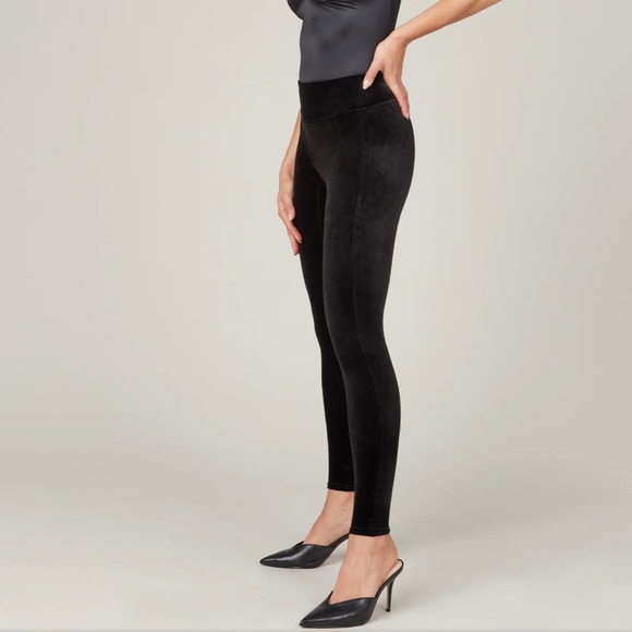 Spanx Black Velvet Leggings Size Small Worn One Time Only - Picture 8 of 8